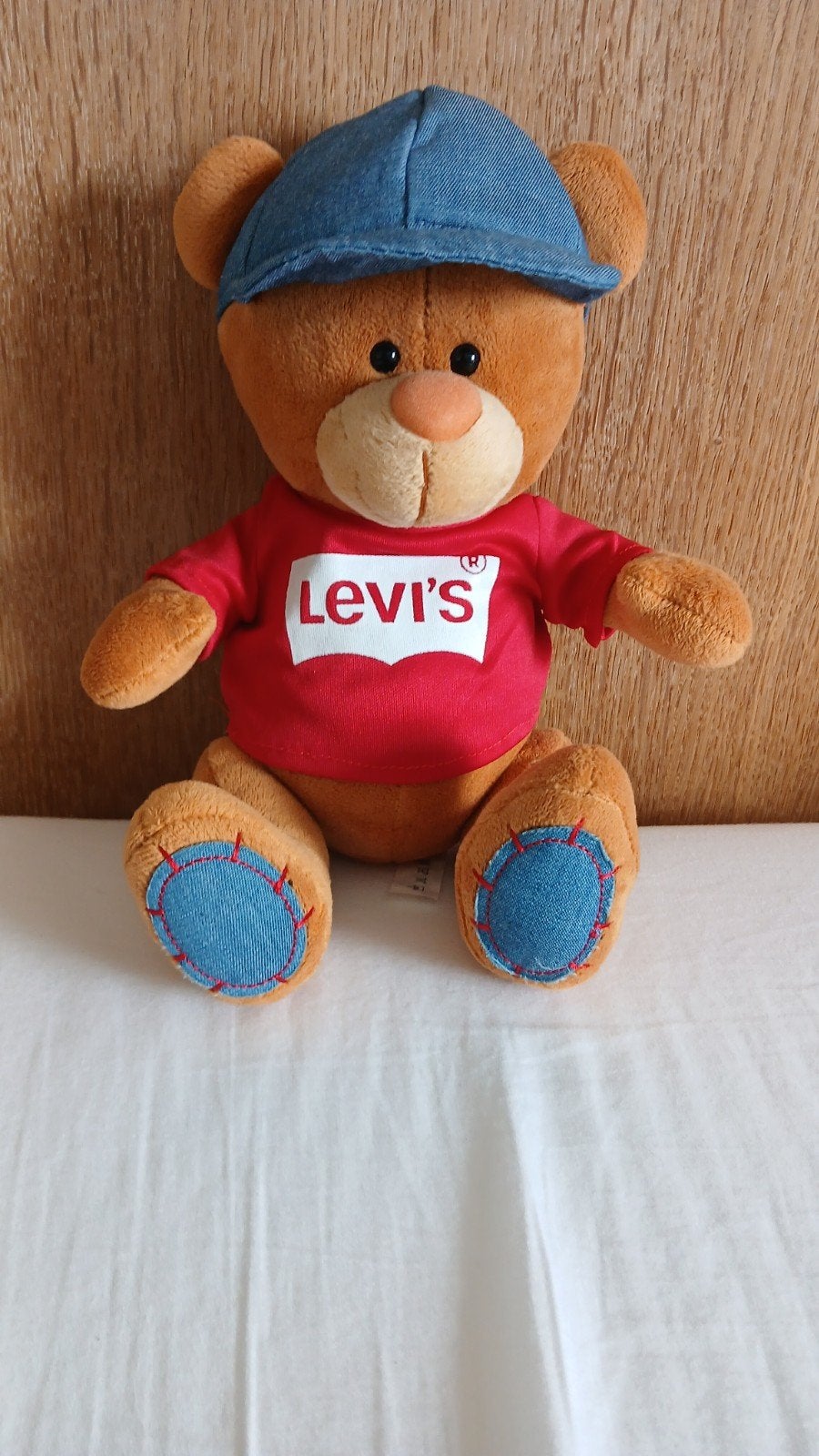 Levi's knuffelbeer met pet en shirt, Overige merken, Overige karakters, Beer, Ophalen of Verzenden