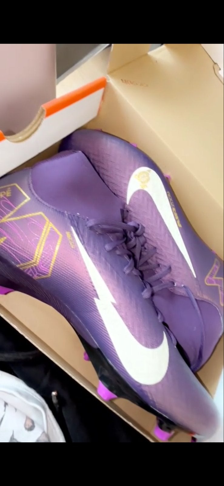 Kylian Mbappé Voetbalschoenen - Maat 41/41,5, Ophalen of Verzenden, Zo goed als nieuw, Schoenen