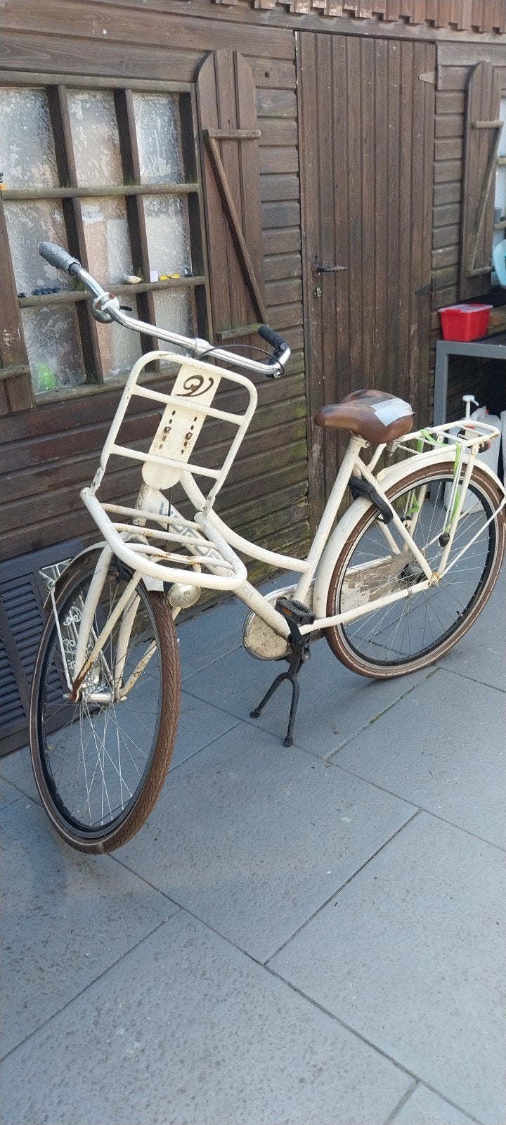 Deze dames fiets is te koop voor 50€, Fietsen en Brommers, Fietsen | Meisjes, Ophalen of Verzenden, 26 inch of meer