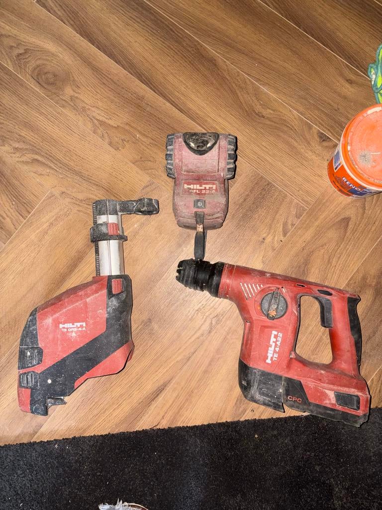 Hilti Boorhamer met accessoires en zaklamp, Doe-het-zelf en Verbouw, Gereedschap | Boormachines, Ophalen, Boor- en/of Breekhamer