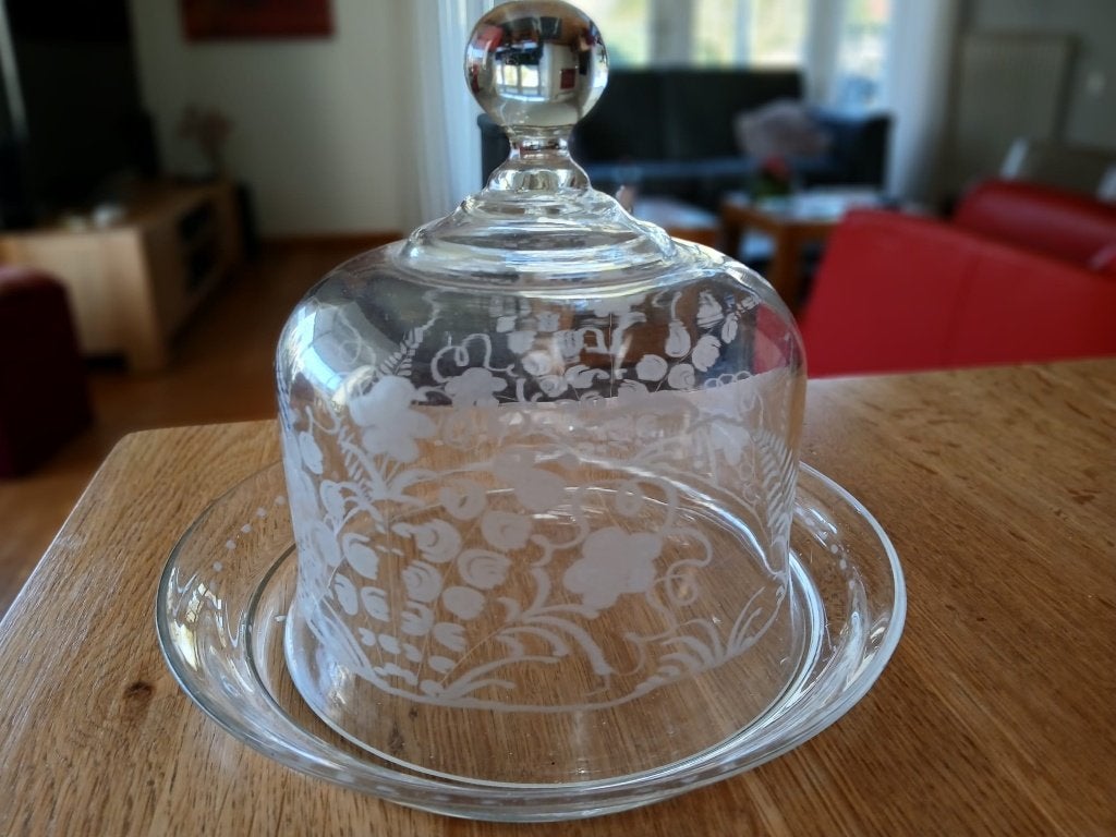 Oude gegraveerde glazen stolp met schaal, Antiek en Kunst, Ophalen