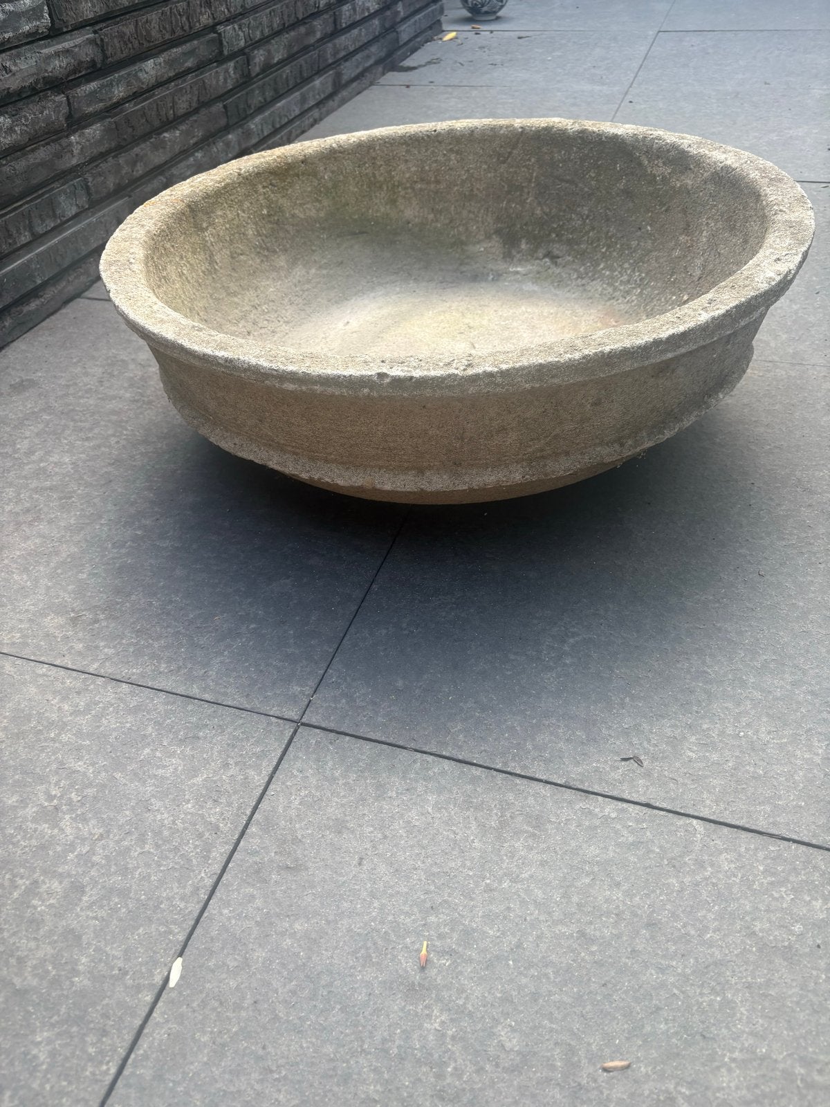 Grote oude ronde zandstenen plantenbak, Ophalen, Gebruikt, 40 cm of meer, Rond