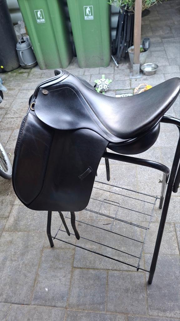 JC zadel saphir 17.5 inch, Dieren en Toebehoren, Paarden en Pony's | Hoofdstellen en Tuigage, Gebruikt, Dressuur, Ophalen