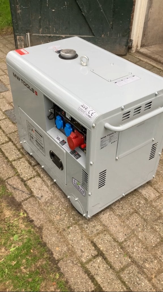 Noodstroom generator Diesel 6000W Silent, Ophalen, Zo goed als nieuw, 5 tot 10 kVA, Elektrisch startend