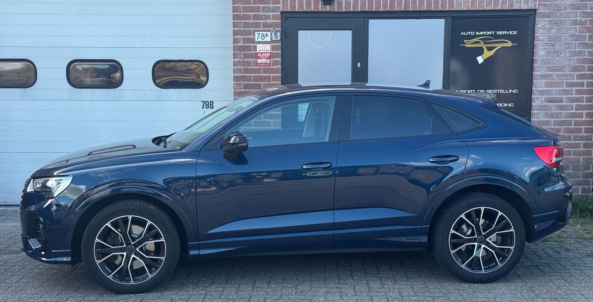 Audi Q3 Sportback 45 TFSI quattro edition one, Auto's, Gebruikt, 1984 cc, Blauw, Bedrijf