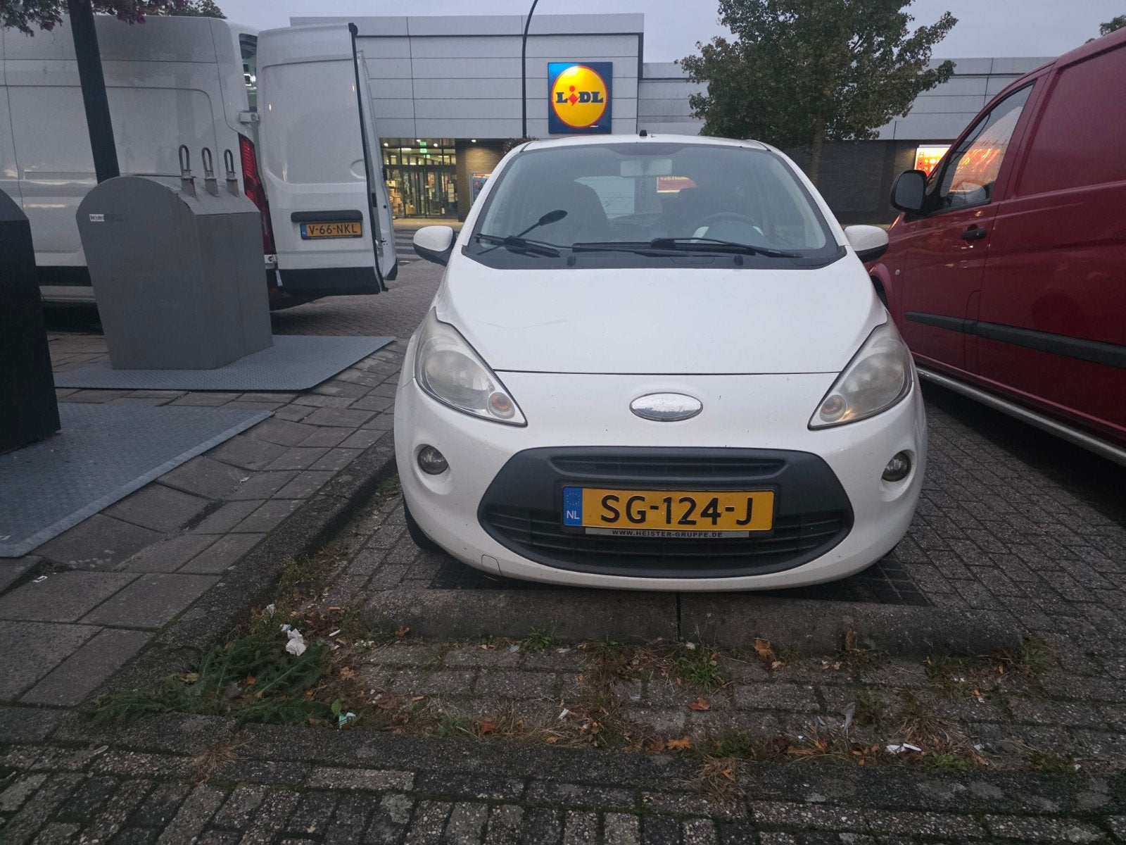 Ford Ka 1.2 51KW 2009 Wit, Auto's, Voorwielaandrijving, 1242 cc, 4 cilinders, 4 stoelen