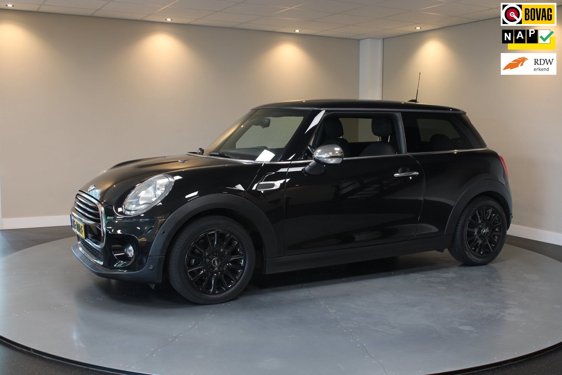 Mini 3-Deurs 1.5 Cooper Business *1ste Eigenaar* JCW-Stuur|A, Voorwielaandrijving, 136 pk, Gebruikt, Euro 6