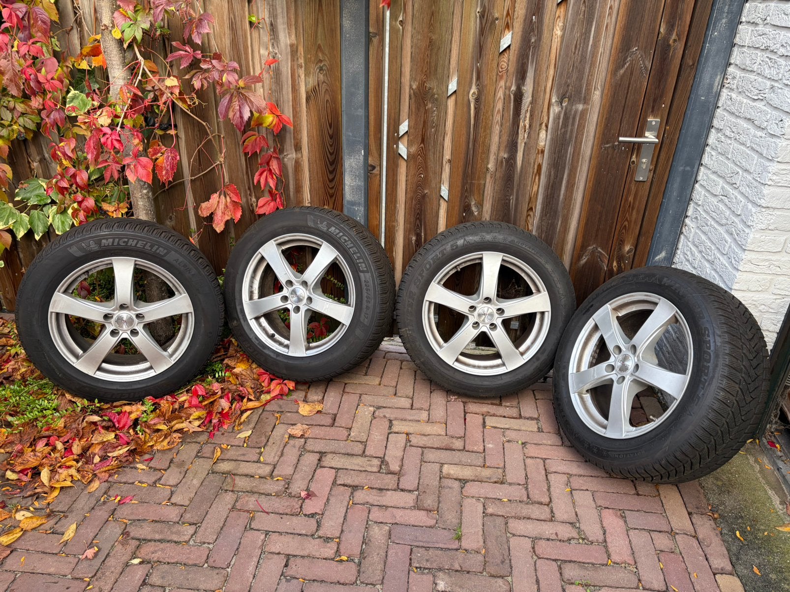 Winterbanden met velgen - Volvo V90 - 225 / 55 R17, Auto-onderdelen, 17 inch, 225 mm, Winterbanden, Ophalen of Verzenden