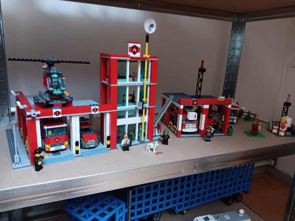 te koop lego uitgebreide brandweer kazerne, Ophalen, City, Lego, Zo goed als nieuw