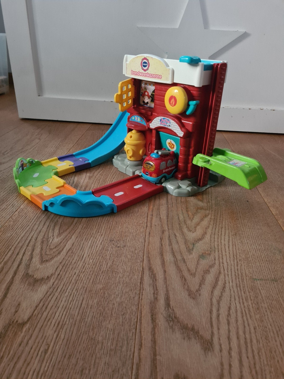 VTech Toet Toet Auto's Brandweerkazerne, Kinderen en Baby's, Speelgoed | Vtech, Ophalen, Zo goed als nieuw