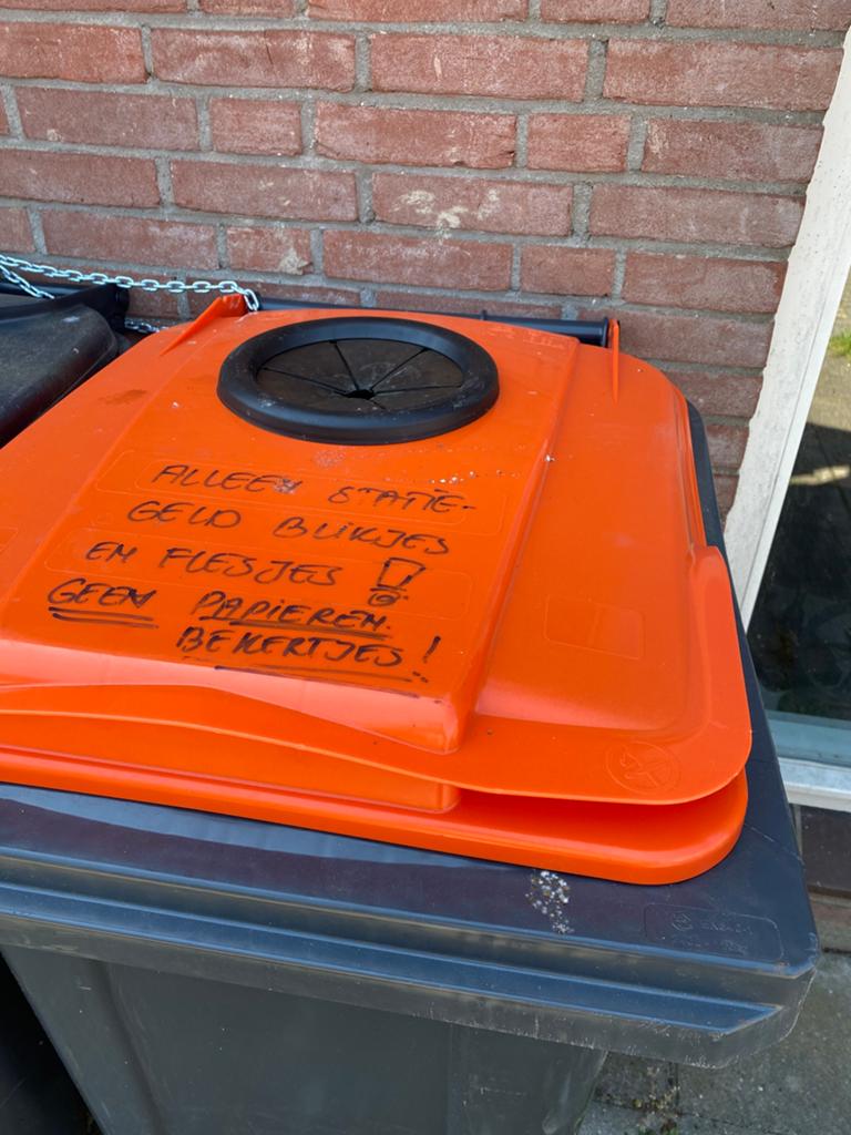 Rolcontainer. Voor verzamelen van blikjes en flesje, Ophalen, Zo goed als nieuw, Nvt, Minder dan 50 cm