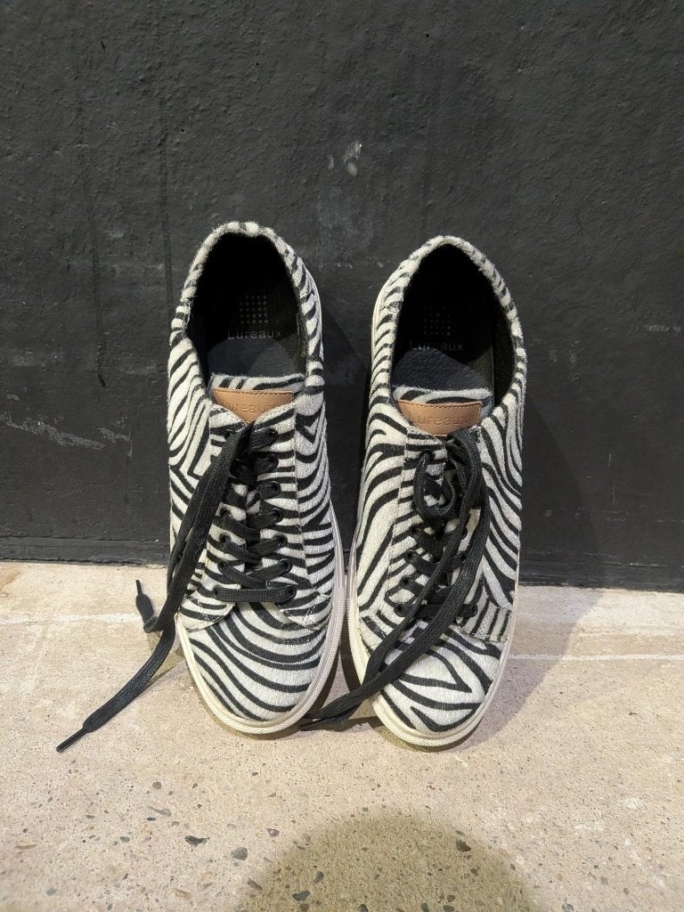 Lureaux sneakers zebra vacht maat 44, Zwart, Ophalen of Verzenden, Lureaux, Sneakers of Gympen