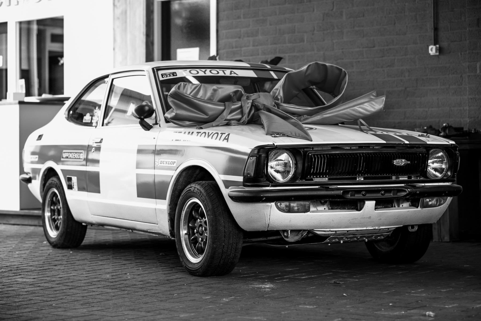 Toyota Corolla coupe SR ,Rally look, 5 versnel. dubb. carbur, foto 2