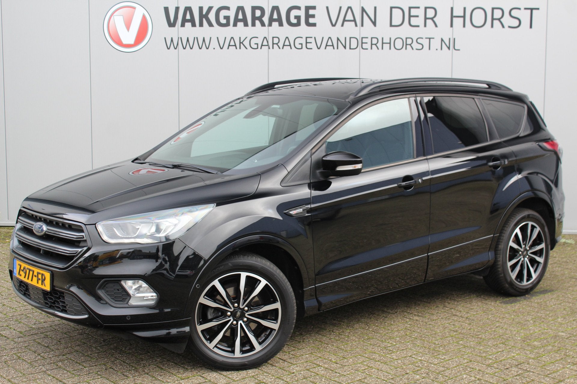 Ford Kuga 1.5-150pk EcoBoost ST-Line Nette goed onderhouden, Auto's, Voorwielaandrijving, 4 cilinders, Zwart, 14 km/l