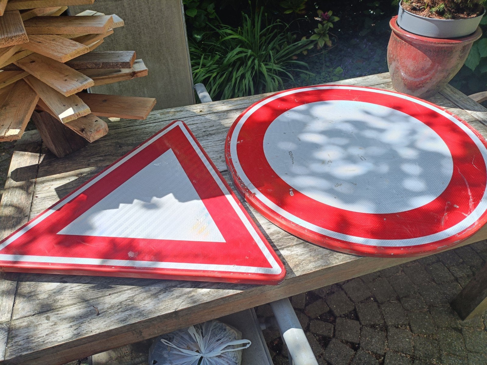 Twee grote verkeersborden, Ophalen, Gebruikt, Reclamebord