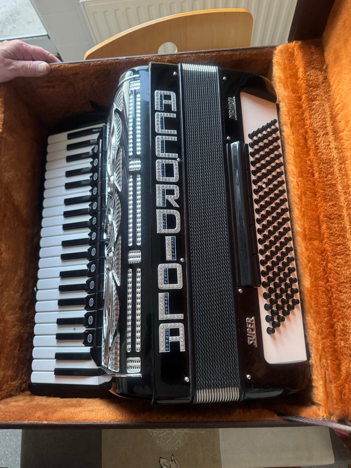 Accordeon Accordiola Super Manon 5 korig 120 bas - Mooi!!, Muziek en Instrumenten, Accordeons, Ophalen, Toetsaccordeon, Met koffer