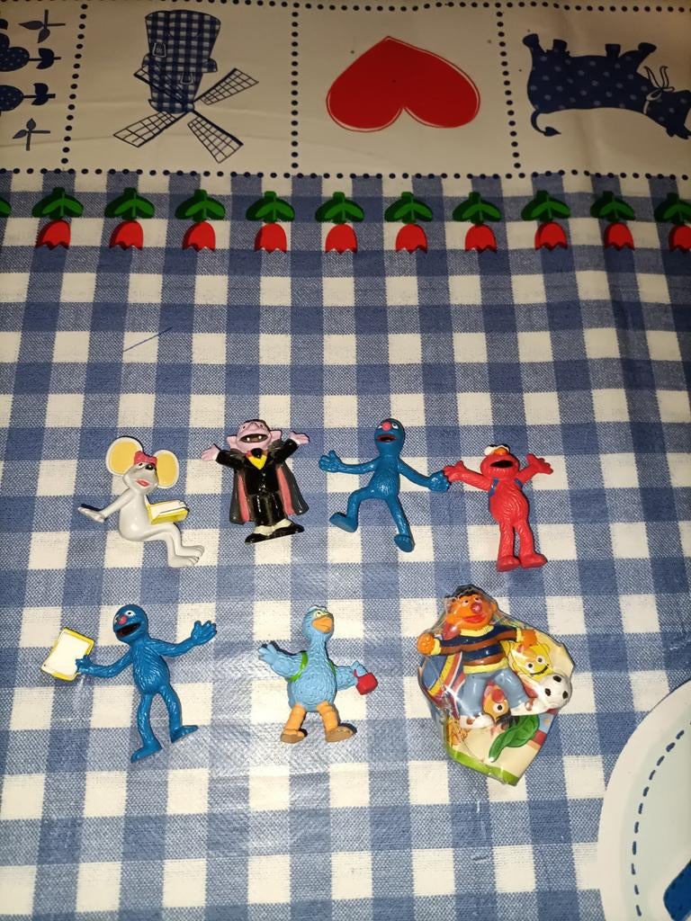 Sesamstraat poppetjes leuk voor op de taart, Ophalen of Verzenden, Zo goed als nieuw