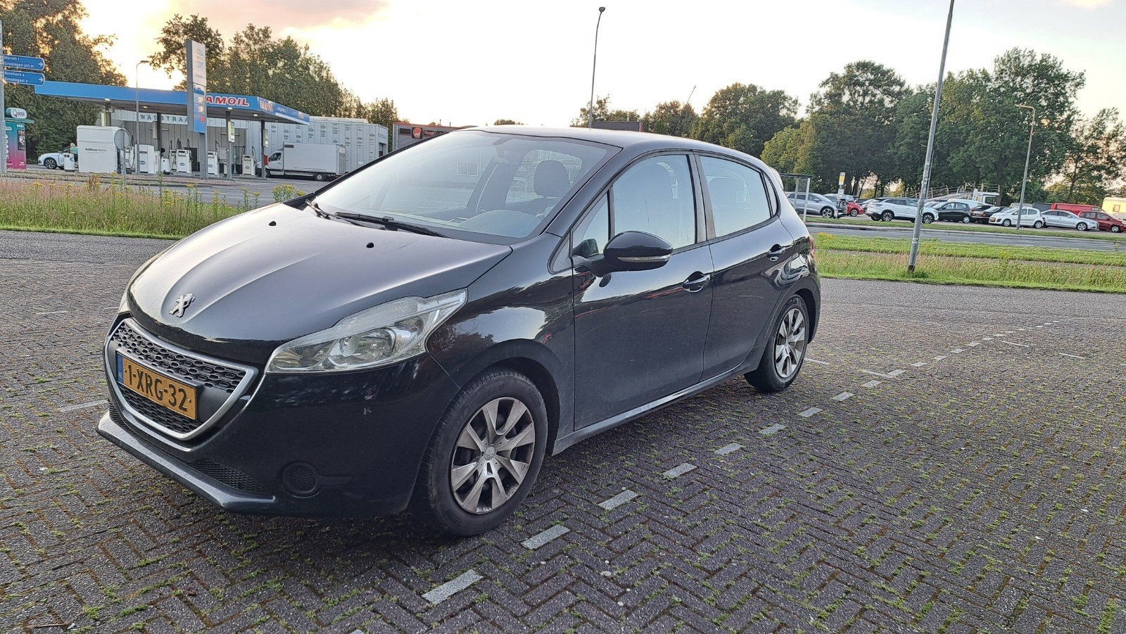 Peugeot 208 1.0 VTI 50KW/68PK 5-D 2014 [motor defect], Voorwielaandrijving, 450 kg, 31 €/maand, Origineel Nederlands