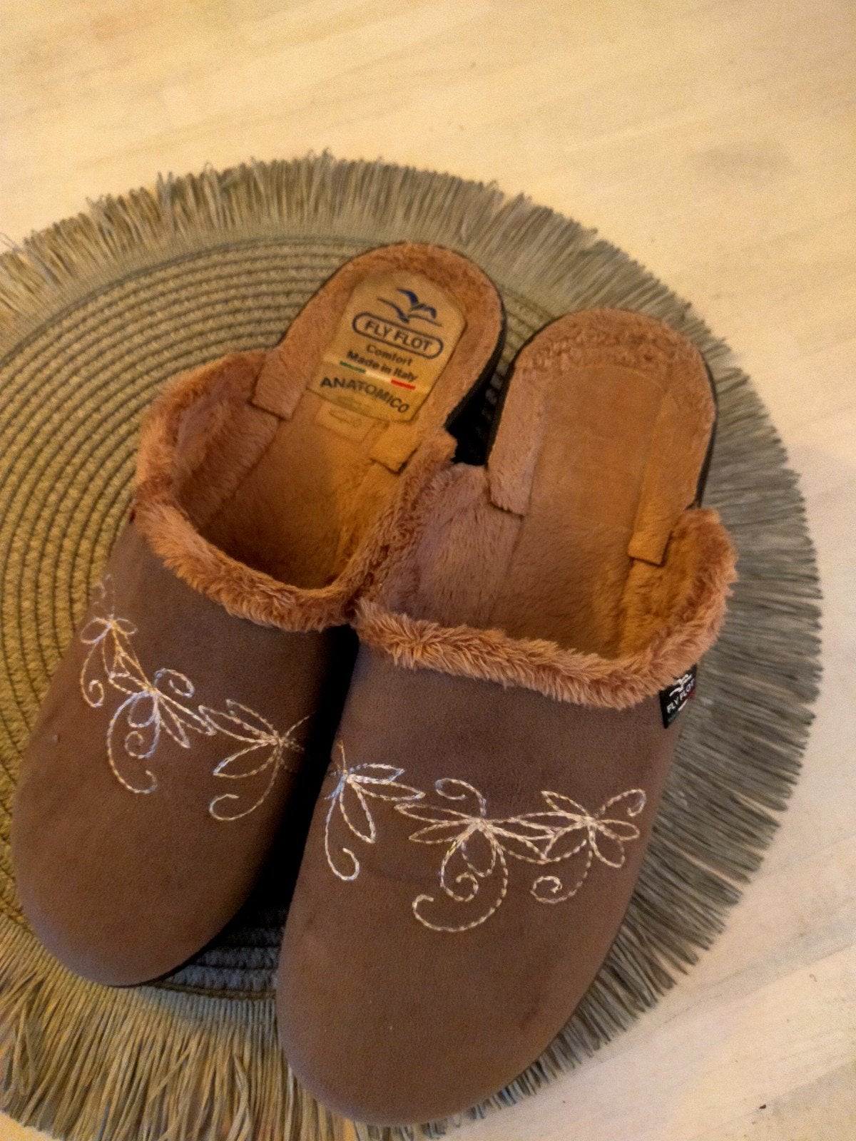 Fly Flot Pantoffels Maat 39 - Comfortabel en Anatomisch, Bruin, Nieuw, Ophalen of Verzenden, Pantoffels of Sloffen