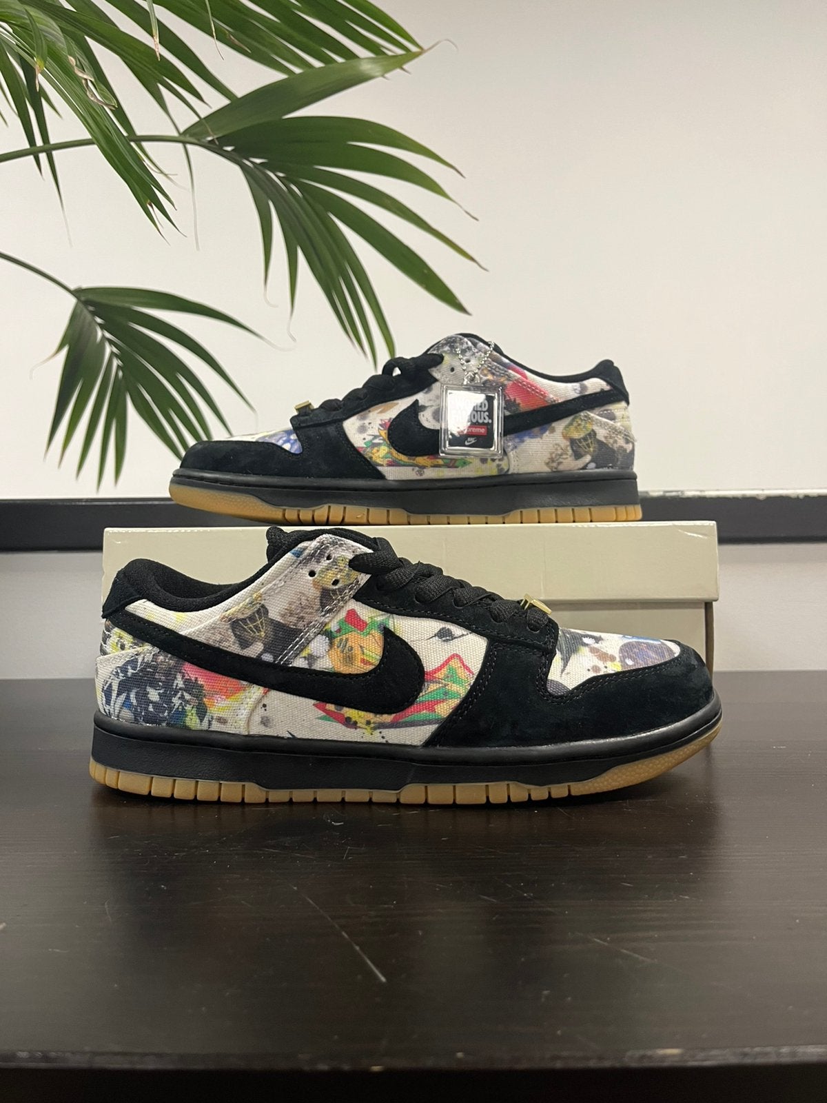 Nike SB Dunk Low Supreme Rammellzee, Zwart, Nieuw, Ophalen of Verzenden, Sneakers of Gympen