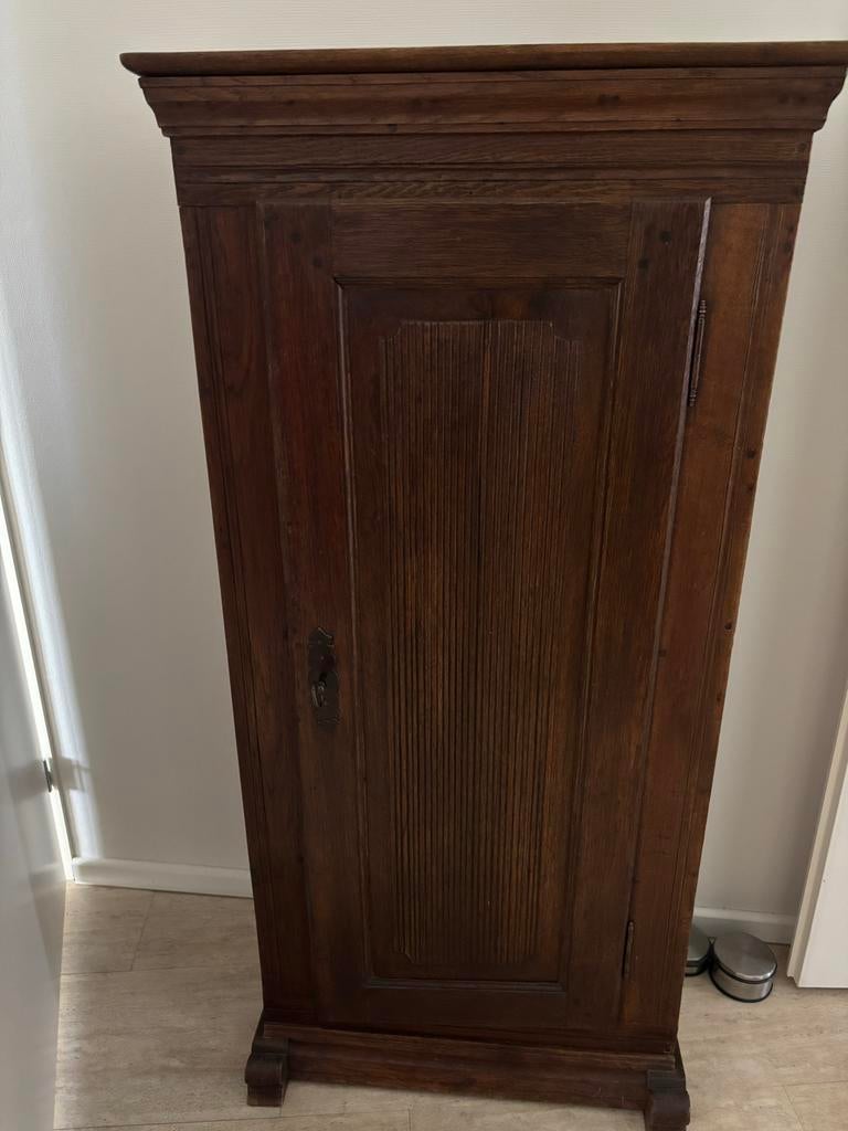 houten Spinde kast met enkele deur, Ophalen