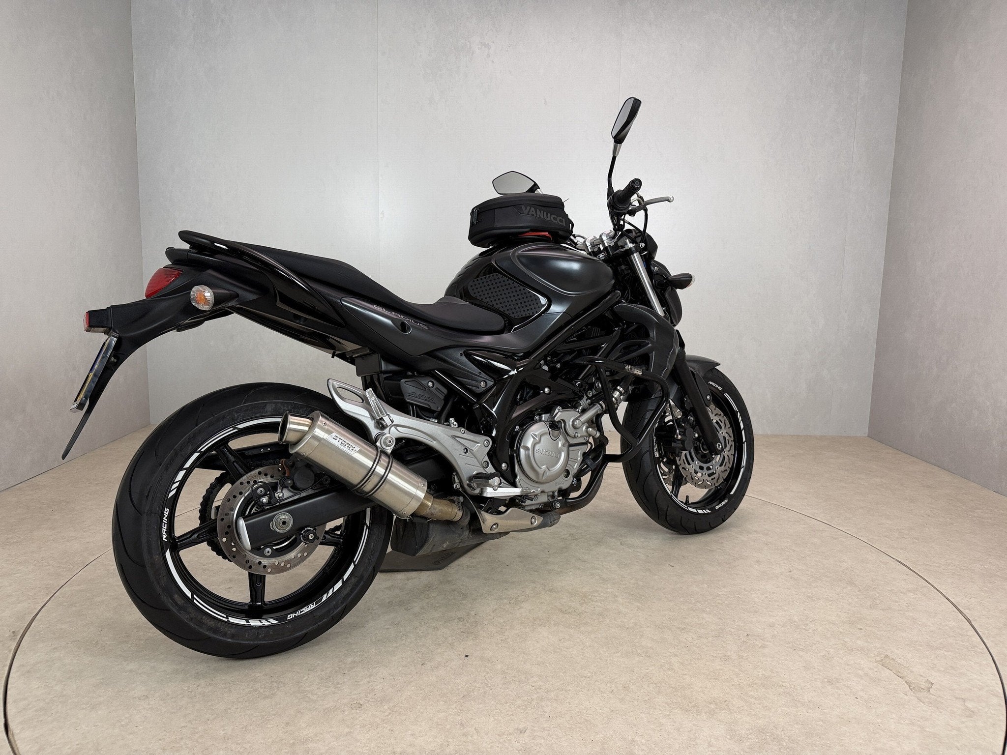 Suzuki GLADIUS ABS TOUR (bj 2015), Suzuki B.V. Nimag, Lange Dreef 12
4131 NH  VIANEN, Bedrijf, Klantenservice@suzuki.nl