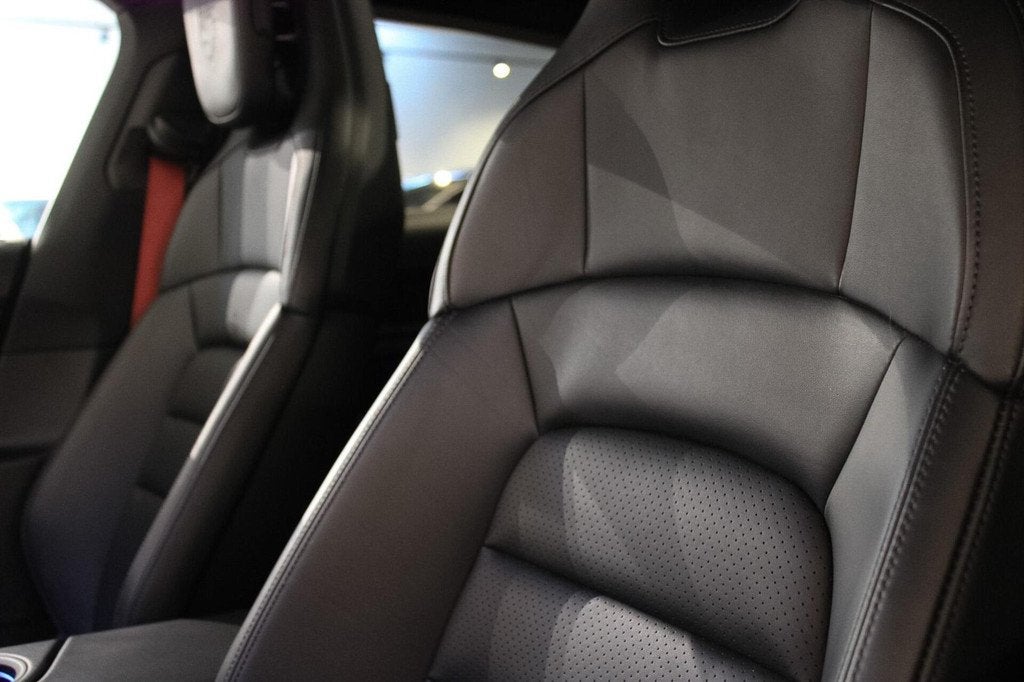Porsche Taycan Sport Turismo 93 kWh PANO | BOSE | SPORT CHRO, Auto's, Porsche, Automaat, Achterwielaandrijving, Gebruikt, Zwart