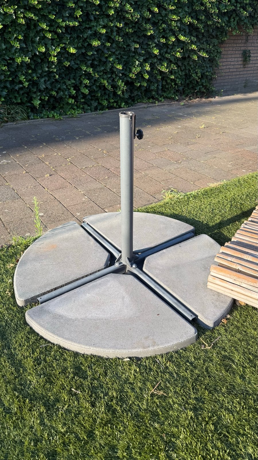 Parasolvoet met tegels, Ophalen, Gebruikt, Minder dan 1 meter, Parasolvoet