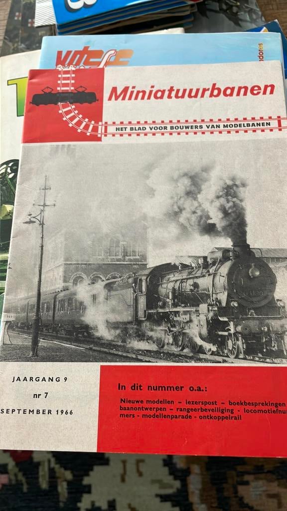 Blad voor miniatuurbanen, Verzamelen, Spoorwegen en Tramwegen, Ophalen of Verzenden, Zo goed als nieuw, Trein, Boek of Tijdschrift