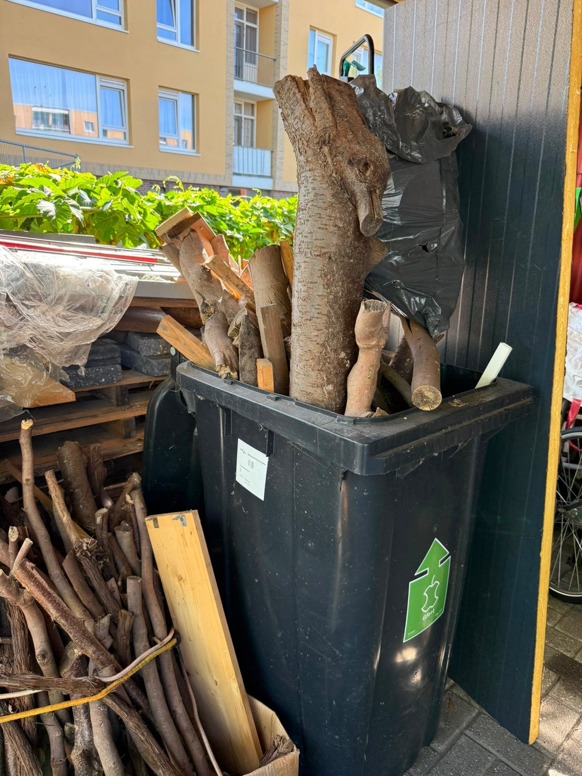 Gratis hout/takken, zelf ophalen!, Tuin en Terras, Haardhout, Minder dan 3 m³, Ophalen, Overige houtsoorten, Takken