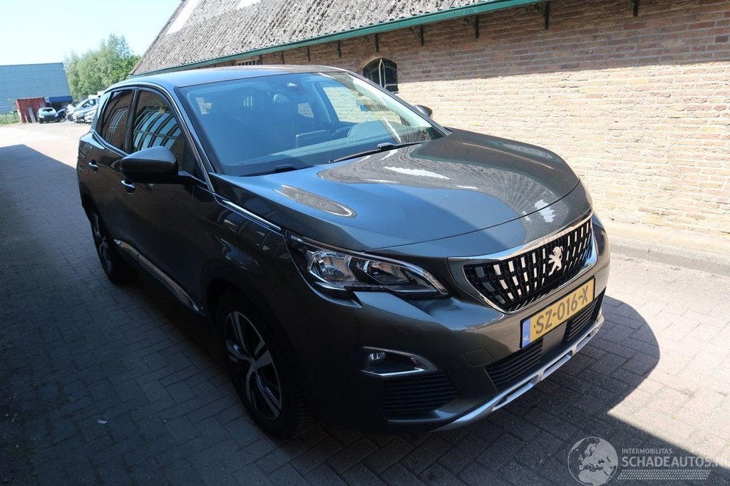 Peugeot 3008 Peugeot 3008 1.6 e-THP Allure (bj 2018), Auto diversen, Schadeauto's, Peugeot, Automaat, Benzine, Hatchback, Zilver of Grijs