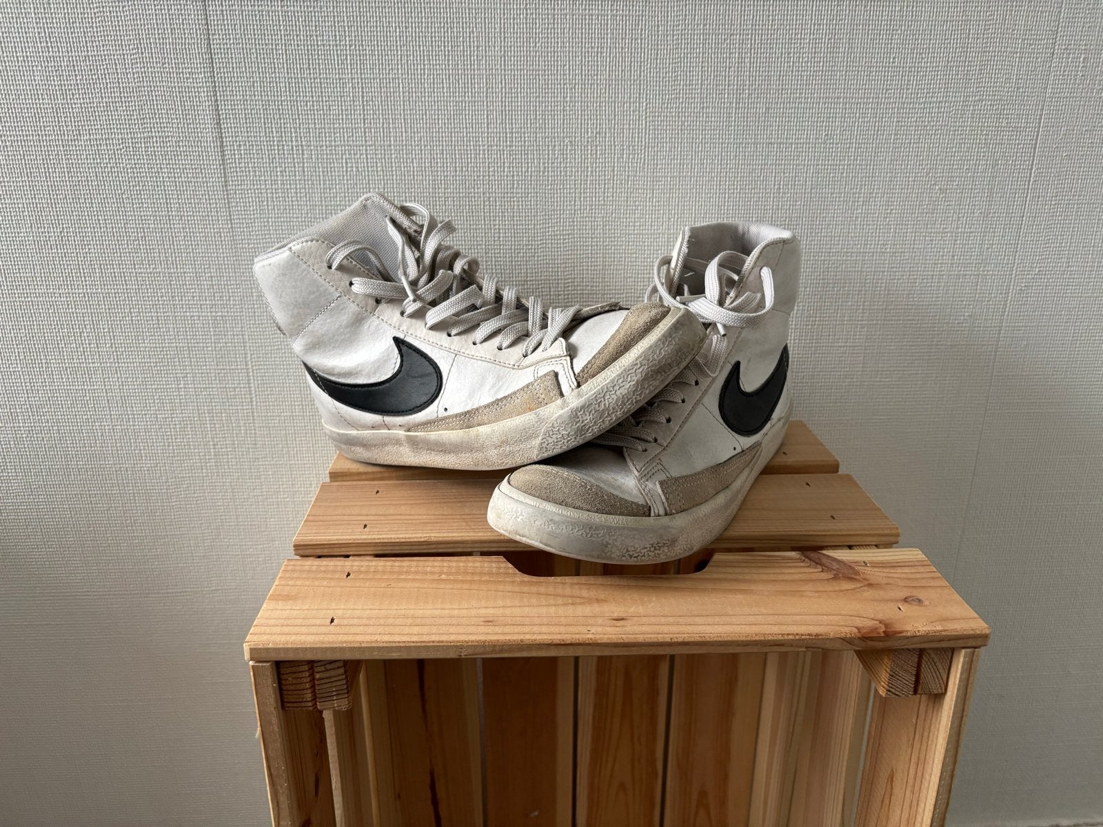 Nike Blazer Mid '77 Vintage Sneakers - Gedragen, Ophalen of Verzenden, Gedragen, Wit, Sneakers of Gympen