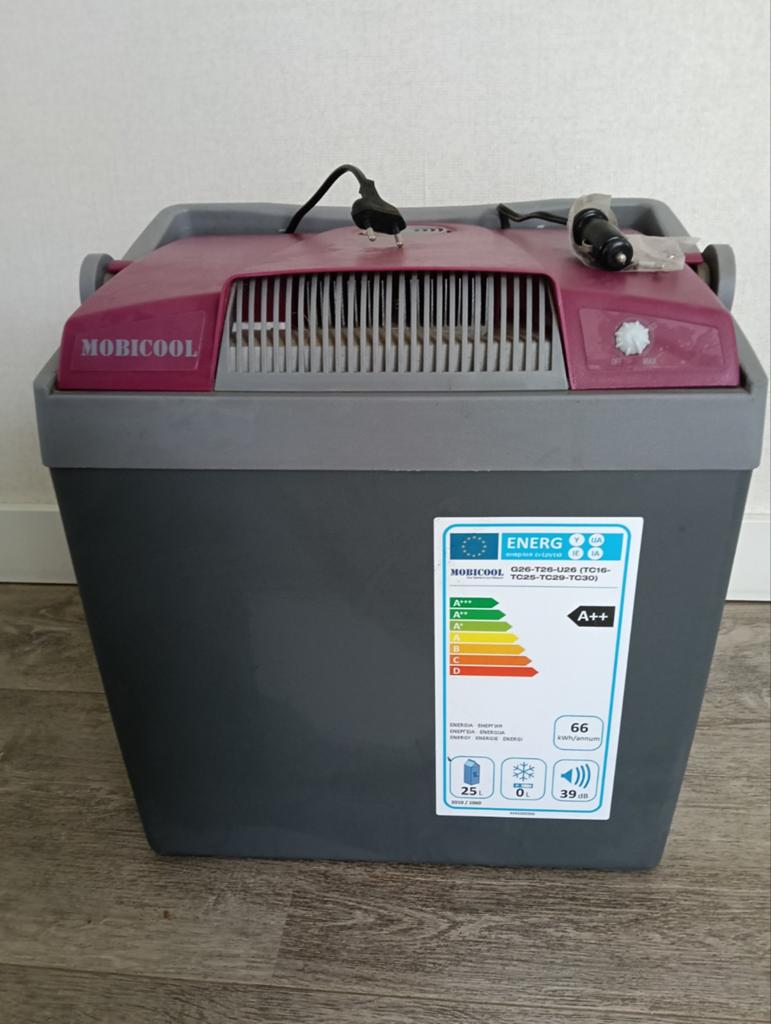 Te koop Mobicool koelbox., Caravans en Kamperen, Ophalen, Zo goed als nieuw, Elektrisch