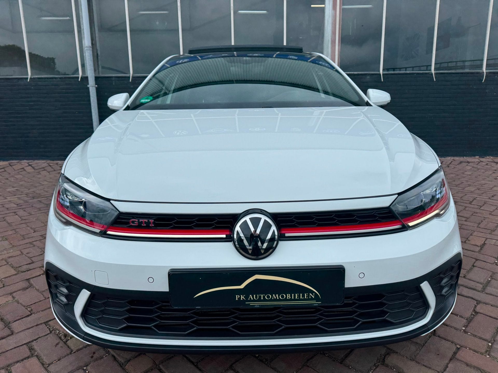 Volkswagen POLO 2.0 TSI GTI *BEATS + PANO + KEYLESS + PARK A, Dealer onderhouden, Gebruikt, 4 cilinders, 1984 cc