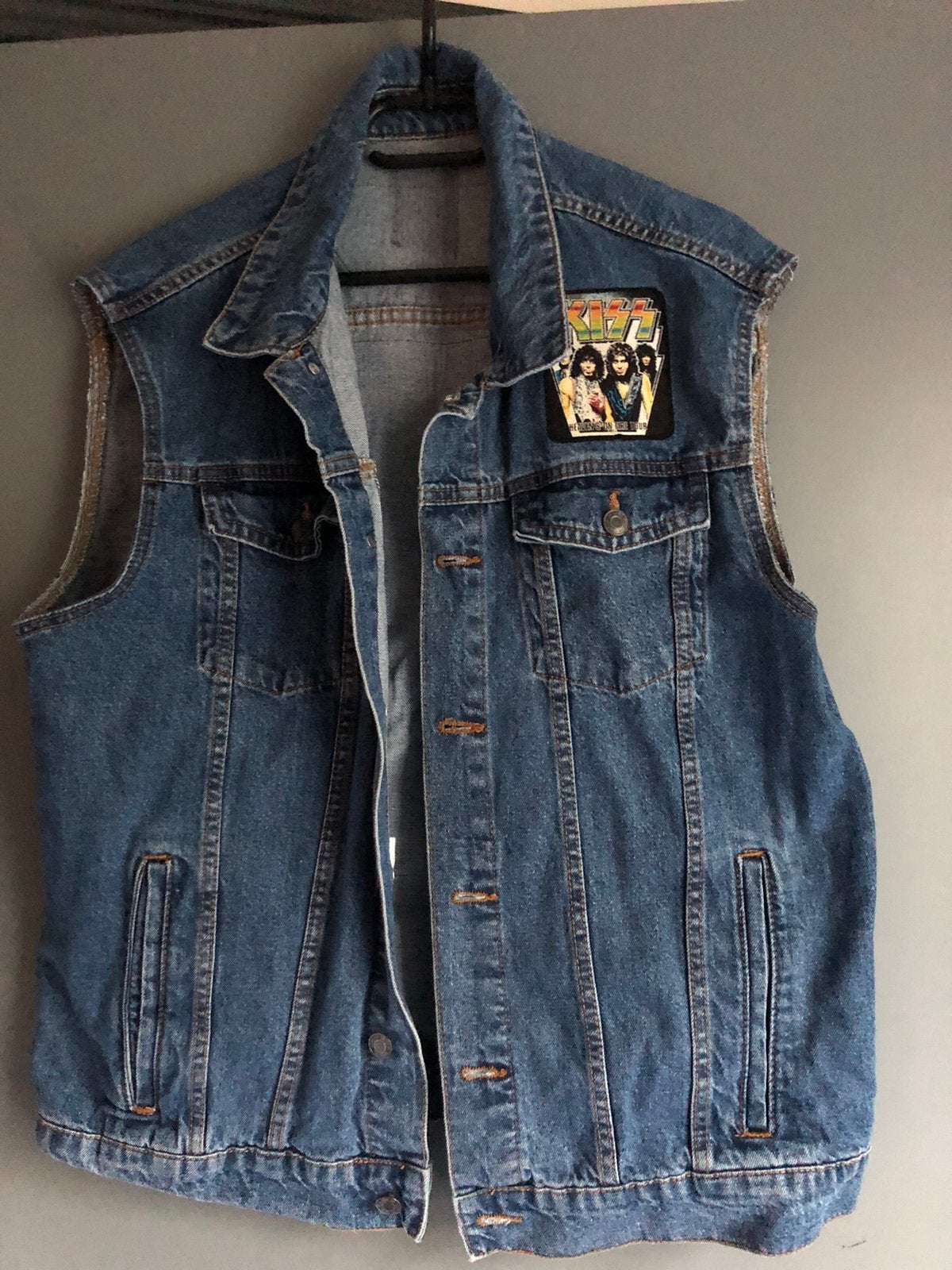 Kiss Heavens on fire tour denim sleeveless vest  XL, Verzamelen, Ophalen, Zo goed als nieuw, Kleding