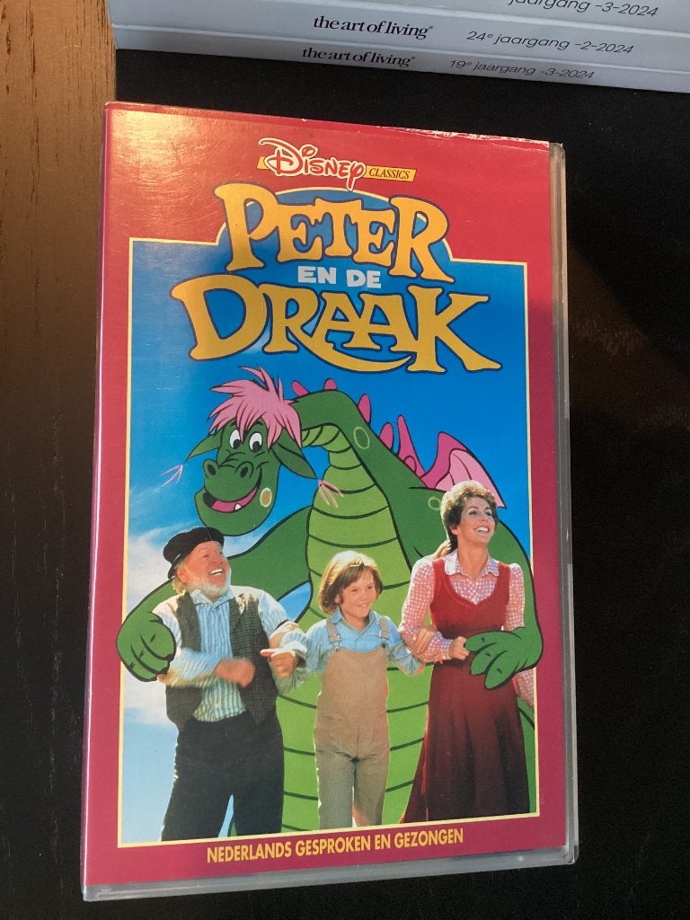 Disney videoband Peter en de draak, Animatie, Alle leeftijden, Ophalen of Verzenden, Zo goed als nieuw