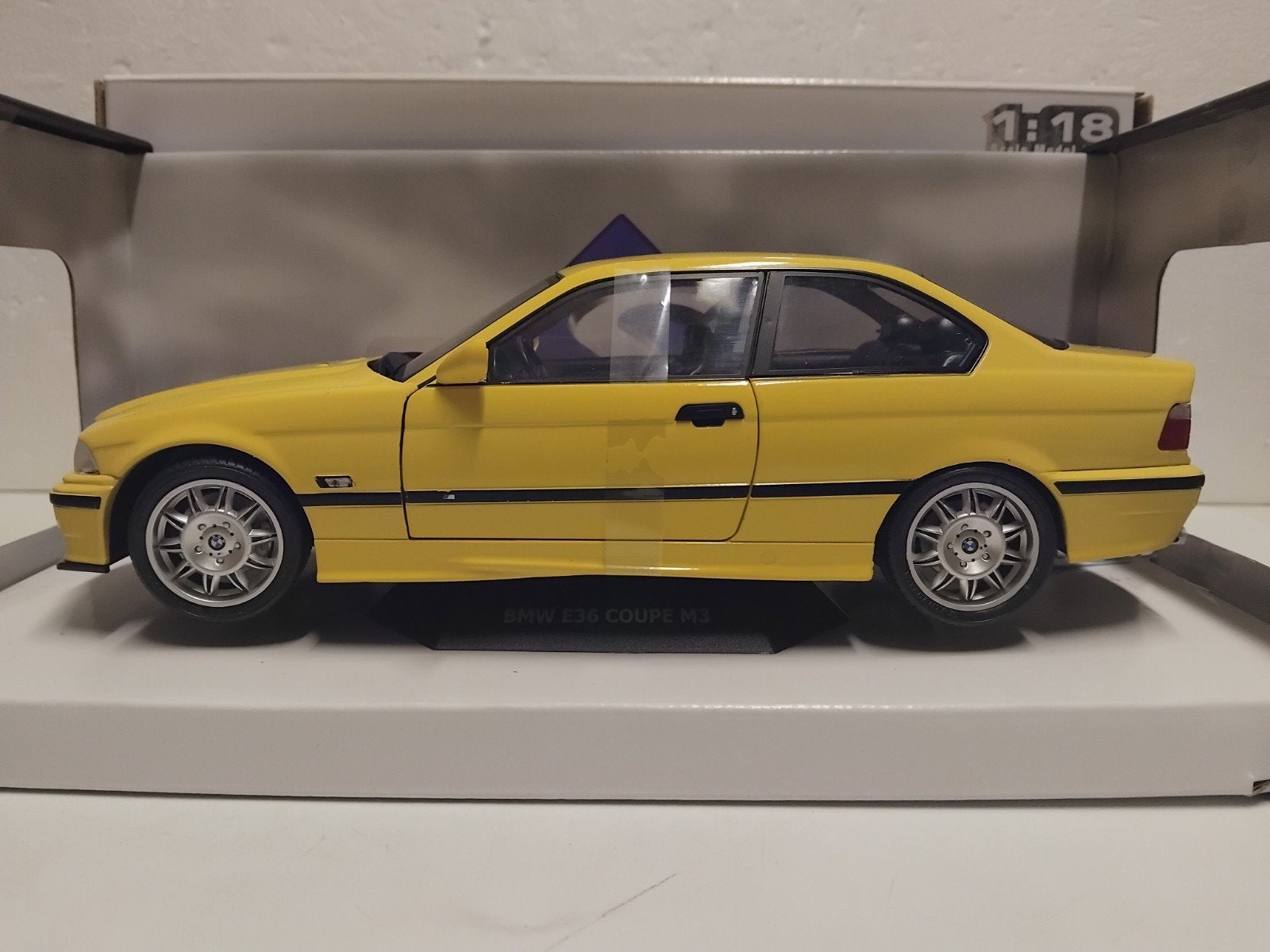 BMW M3 E36 3 serie Jaune Dakar yellow 1994 Solid 1:18 KRD, Ophalen of Verzenden, Zo goed als nieuw, Auto, Overige merken