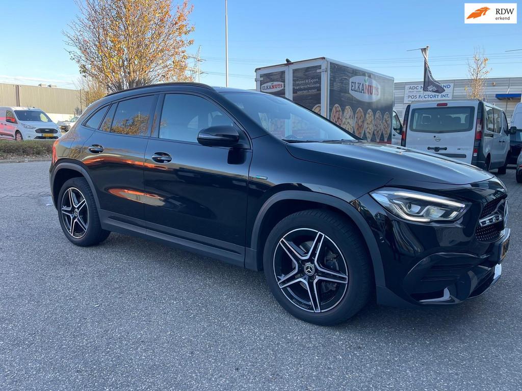 Mercedes-Benz GLA-klasse 250 e Business Solution AMG Limited, Euro 6, 15 kWh, Zwart, Bedrijf