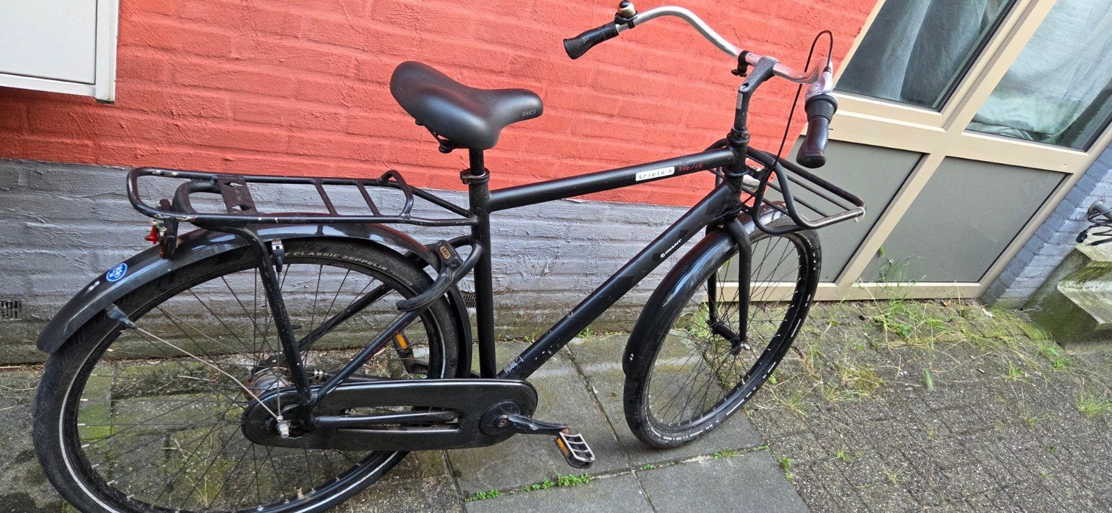 Zwarte transportfiets met voordrager en bagagedrager, Overige merken, Terugtraprem, Gebruikt, Ophalen of Verzenden