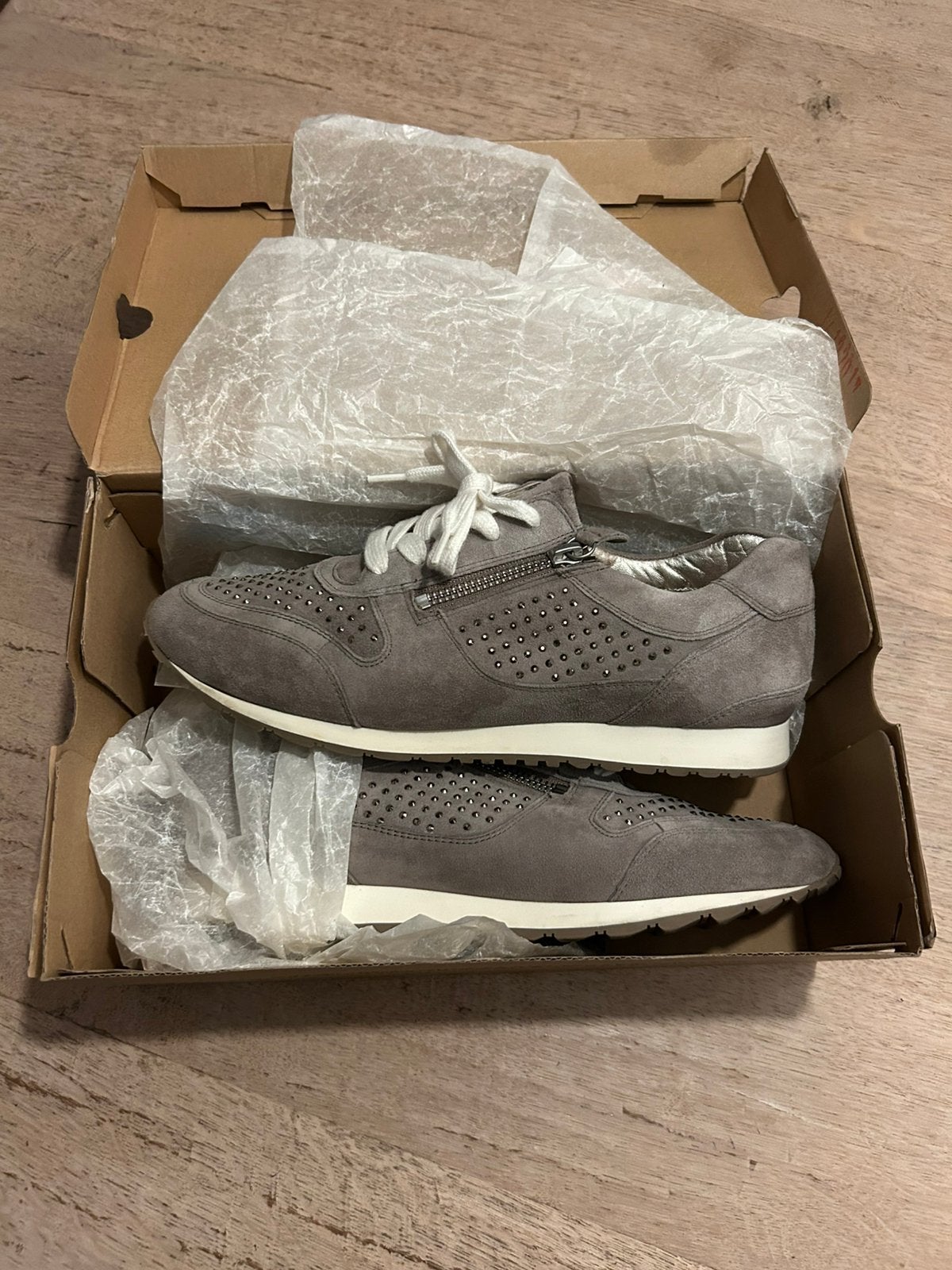 Hassia, sneakers mt 6,5 leest H, kleur taupe, Kleding | Dames, Verzenden, Gedragen, Overige kleuren, Sneakers of Gympen