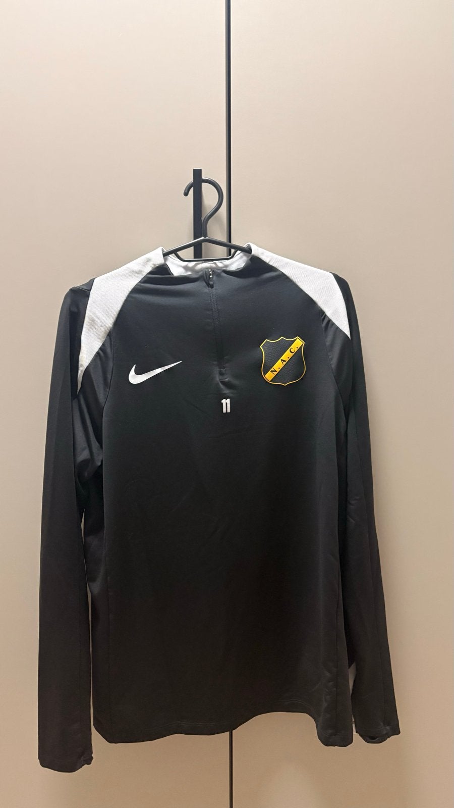 Matchworn trainingstrui van raul paula nac breda #11, Maat 48/50 (M), Zwart, Ophalen of Verzenden, Zo goed als nieuw