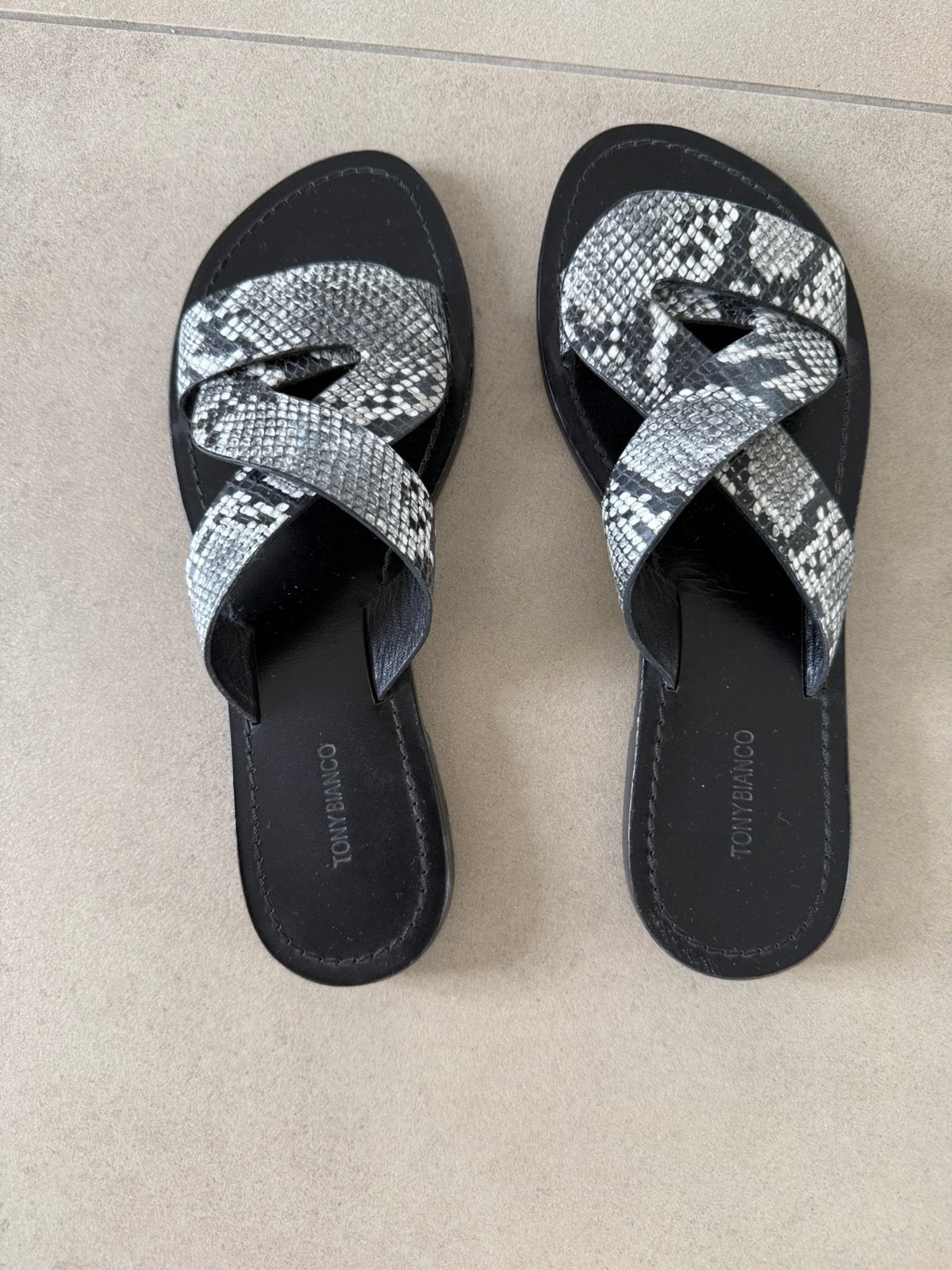 Tony Bianco slippers, 2x gedragen, Kleding | Dames, Schoenen, Ophalen of Verzenden, Zo goed als nieuw