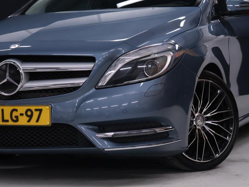 Mercedes-Benz B-Klasse 180 Ambition AUTOMAAT [CRUISE CONTROL, 1325 kg, Gebruikt, 4 cilinders, Leder en Stof
