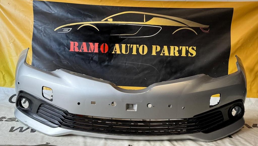VOORBUMPER TOYOTA AURIS 2015/2016/2018 P/N 5211902K40, Gebruikt, -, Voor, -