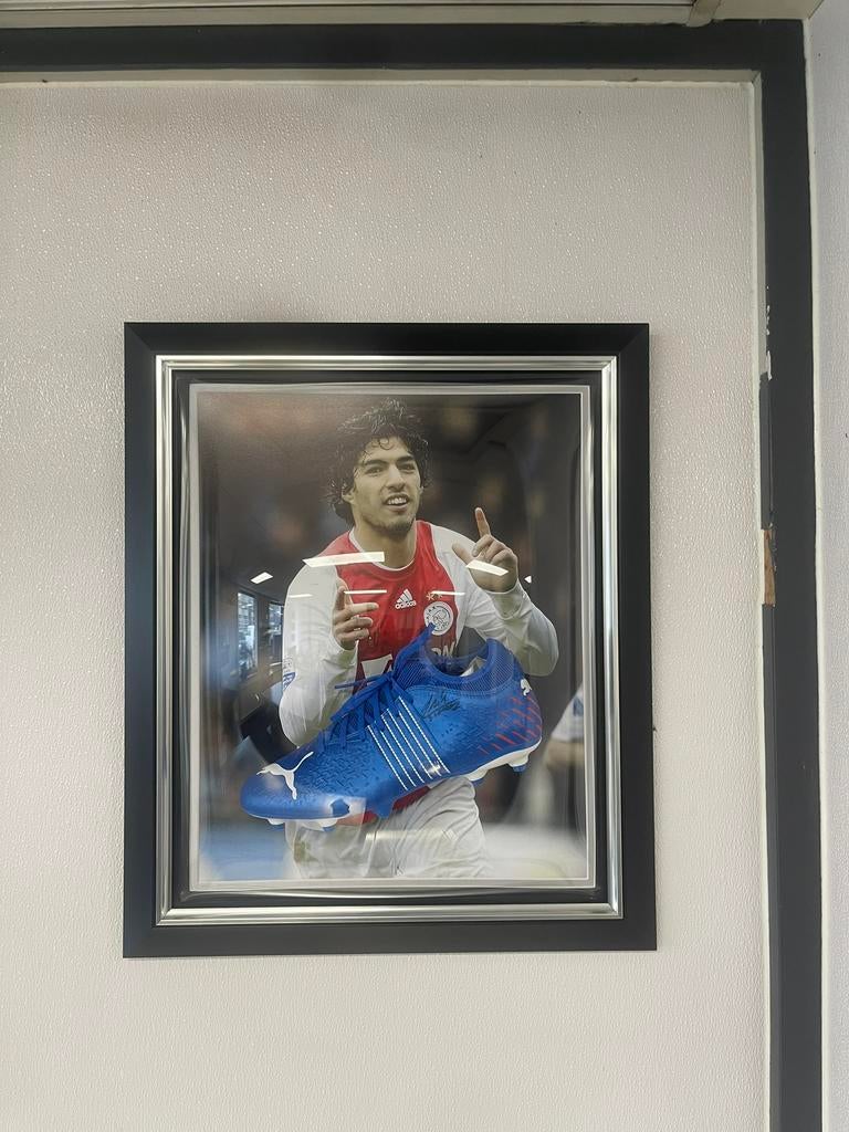 Voetbal gesigneerd door luis suarez, Ophalen, Zo goed als nieuw, Buitenlandse clubs, Shirt