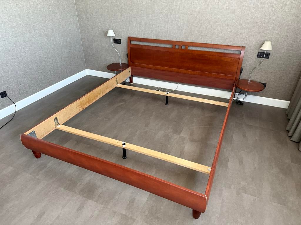 Tweepersoons bedombouw 180x220 cm met nachtlampen (gratis), Huis en Inrichting, Slaapkamer | Bedden, Ophalen, Gebruikt, Bruin