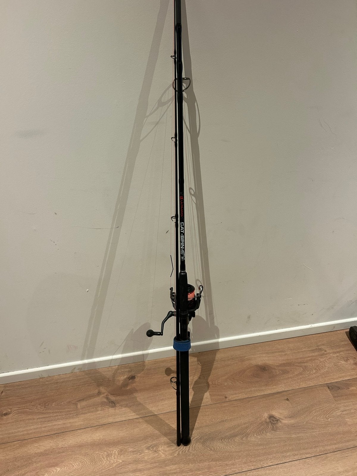 Ultimate Catfish Spin Combo 2.70m (50-200g) - Zo goed als ni, Watersport en Boten, Ophalen of Verzenden, Zo goed als nieuw, Complete hengel