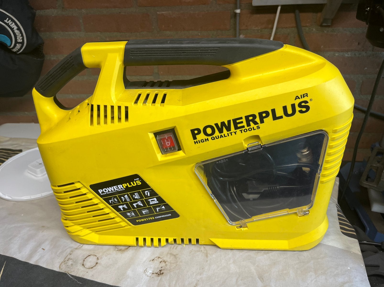 Compressor, Doe-het-zelf en Verbouw, Gereedschap | Overige machines, Ophalen of Verzenden, Zo goed als nieuw