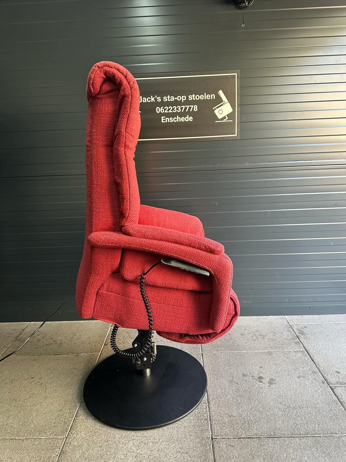 Sta op stoel merk prominent, Huis en Inrichting, Fauteuils, Minder dan 75 cm, Ophalen of Verzenden, Zo goed als nieuw, Stof