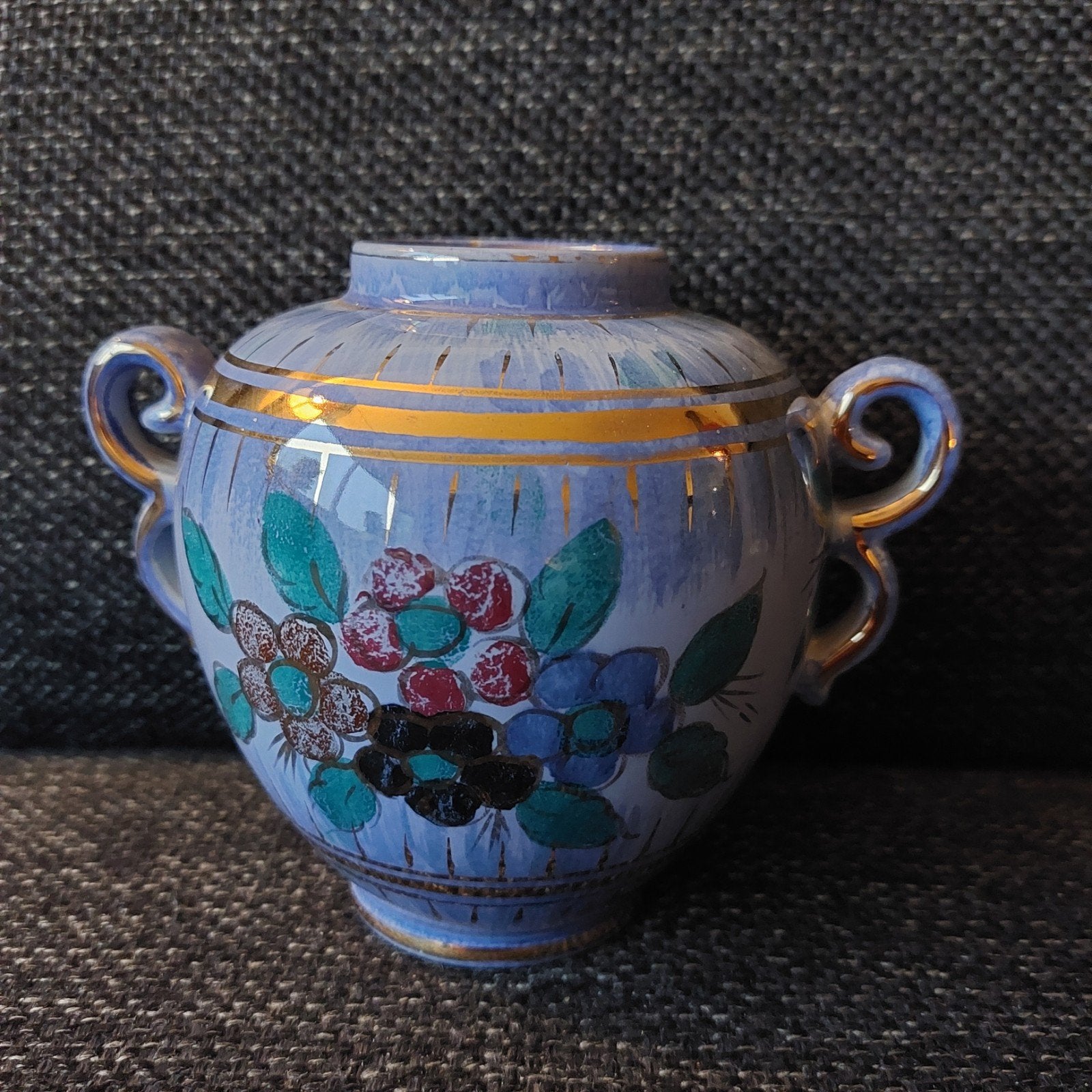 Flora Gouda Holland vaasje met bloemmotief, Ophalen of Verzenden